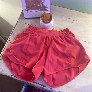 RARE!! lululemon hotty hots size 2, 4”. SEND OFFERS